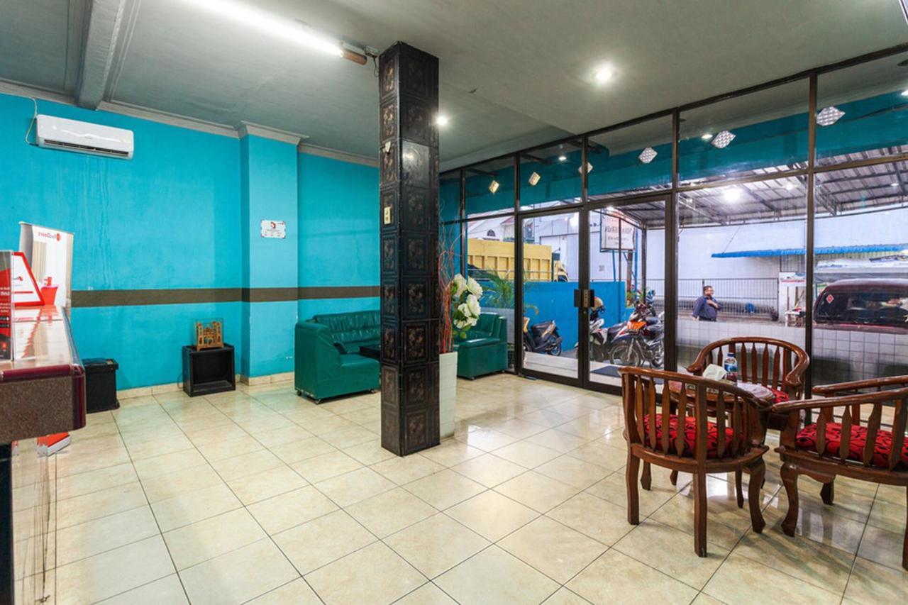 Reddoorz Near Yuki Simpang Raya Mall Medan 2 Exterior photo